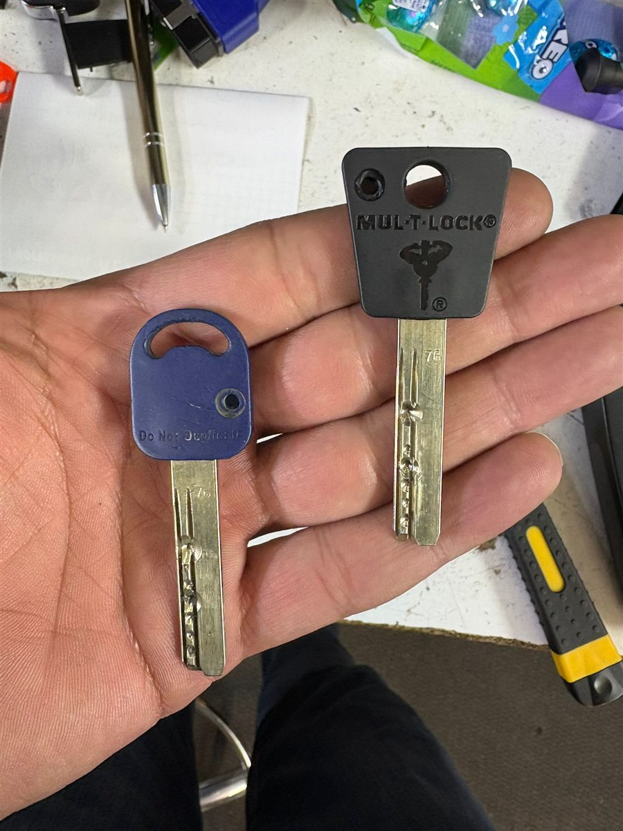 Clé d’origine et double réalisés dans l’atelier DK Services